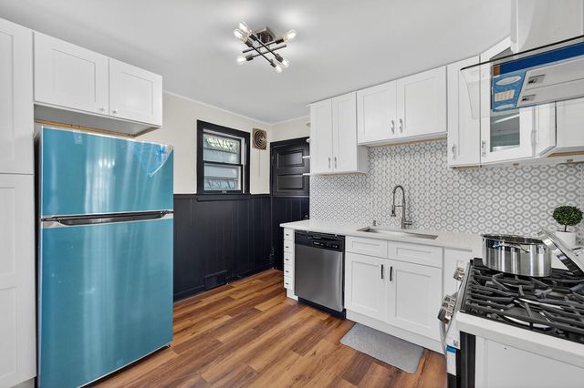 920 Grove AVENUE, Racine, WI 53405