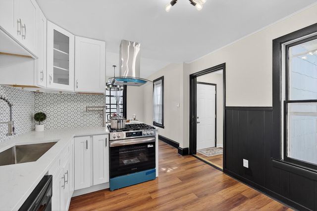 920 Grove AVENUE, Racine, WI 53405