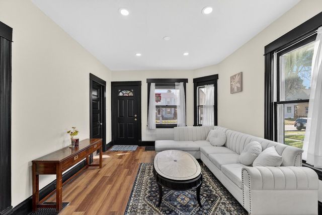 920 Grove AVENUE, Racine, WI 53405