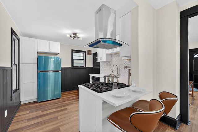 920 Grove AVENUE, Racine, WI 53405