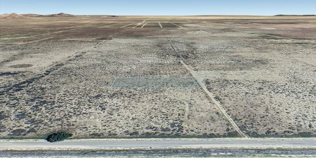 Dinkey Ave, Rosamond, CA 93560