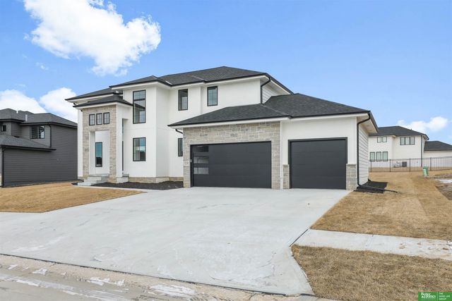 21108 Arlington Street, Elkhorn, NE 68022