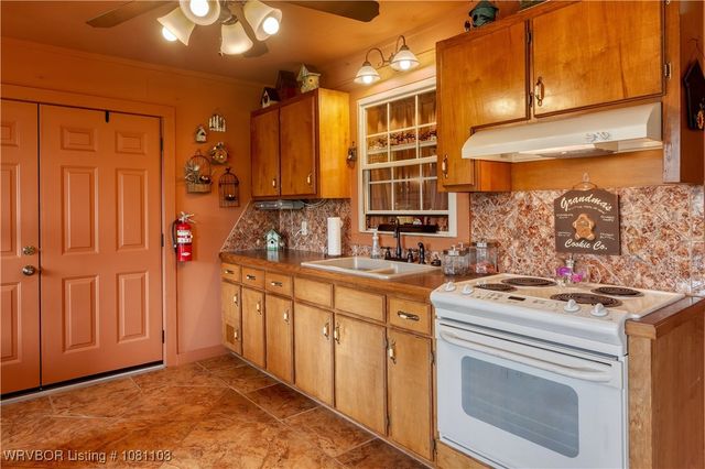 62 N Kibler Highway, Alma, AR 72921