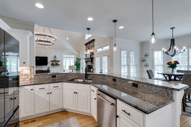 7300 Stirrup Ln, Fairview, TN 37062