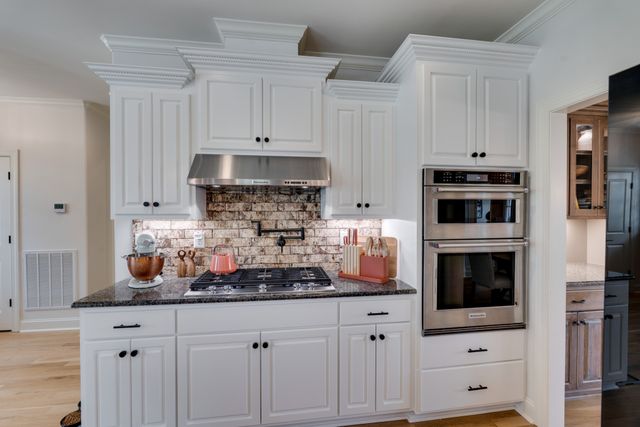 7300 Stirrup Ln, Fairview, TN 37062