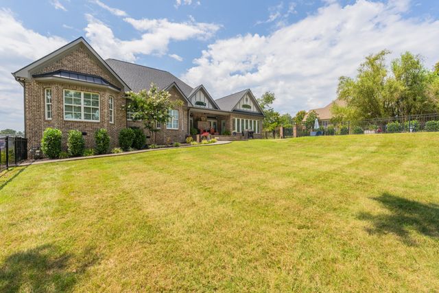 7300 Stirrup Ln, Fairview, TN 37062