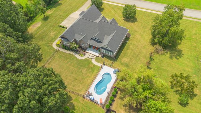 7300 Stirrup Ln, Fairview, TN 37062