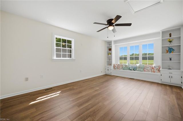 8157 Glass RD, Hayes, VA 23072