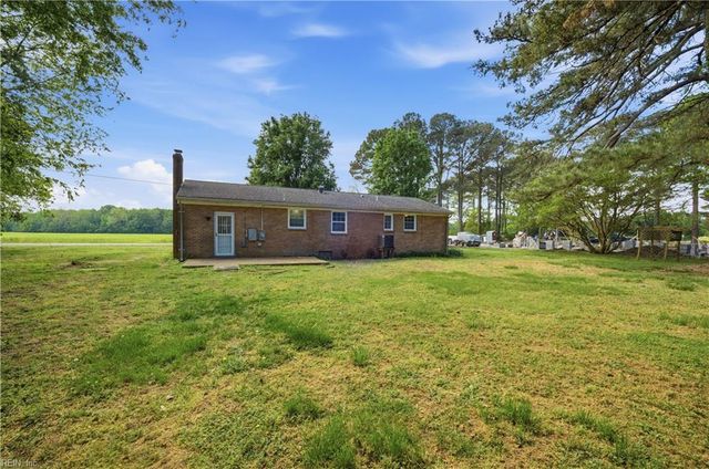 8157 Glass RD, Hayes, VA 23072