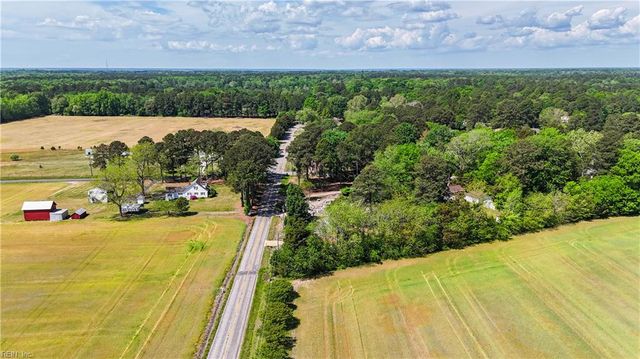 8157 Glass RD, Hayes, VA 23072