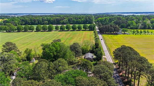 8157 Glass RD, Hayes, VA 23072