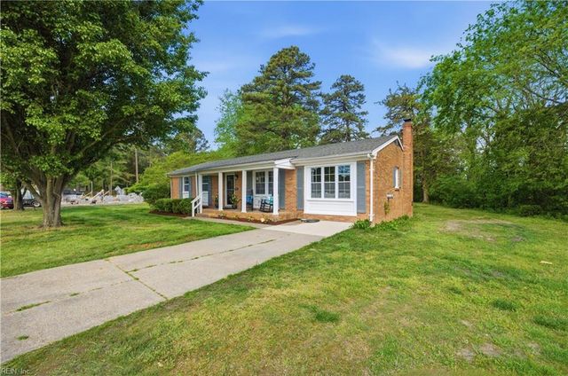 8157 Glass RD, Hayes, VA 23072