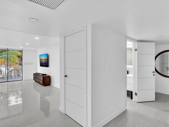 10000 W Bay Harbor Dr 201, Bay Harbor Islands, FL 33154