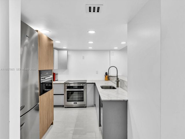 10000 W Bay Harbor Dr 201, Bay Harbor Islands, FL 33154