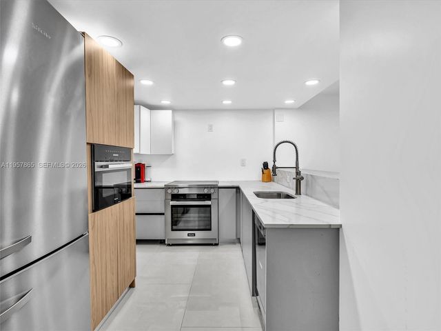 10000 W Bay Harbor Dr 201, Bay Harbor Islands, FL 33154