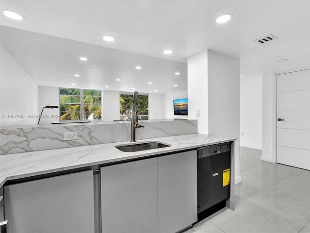 10000 W Bay Harbor Dr 201, Bay Harbor Islands, FL 33154