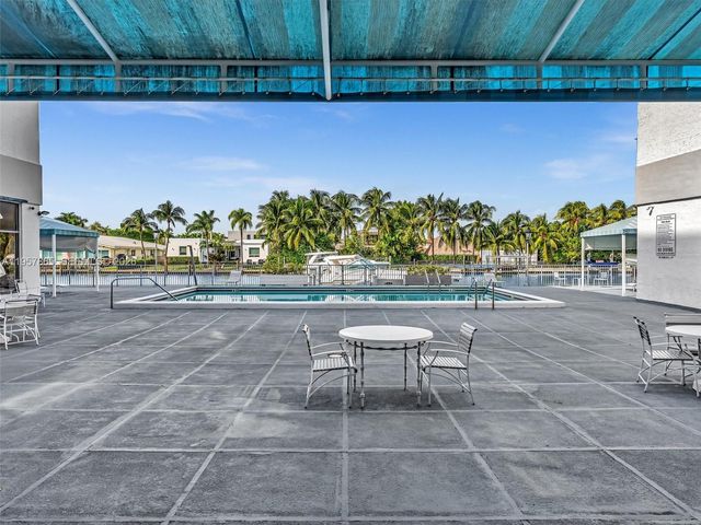 10000 W Bay Harbor Dr 201, Bay Harbor Islands, FL 33154