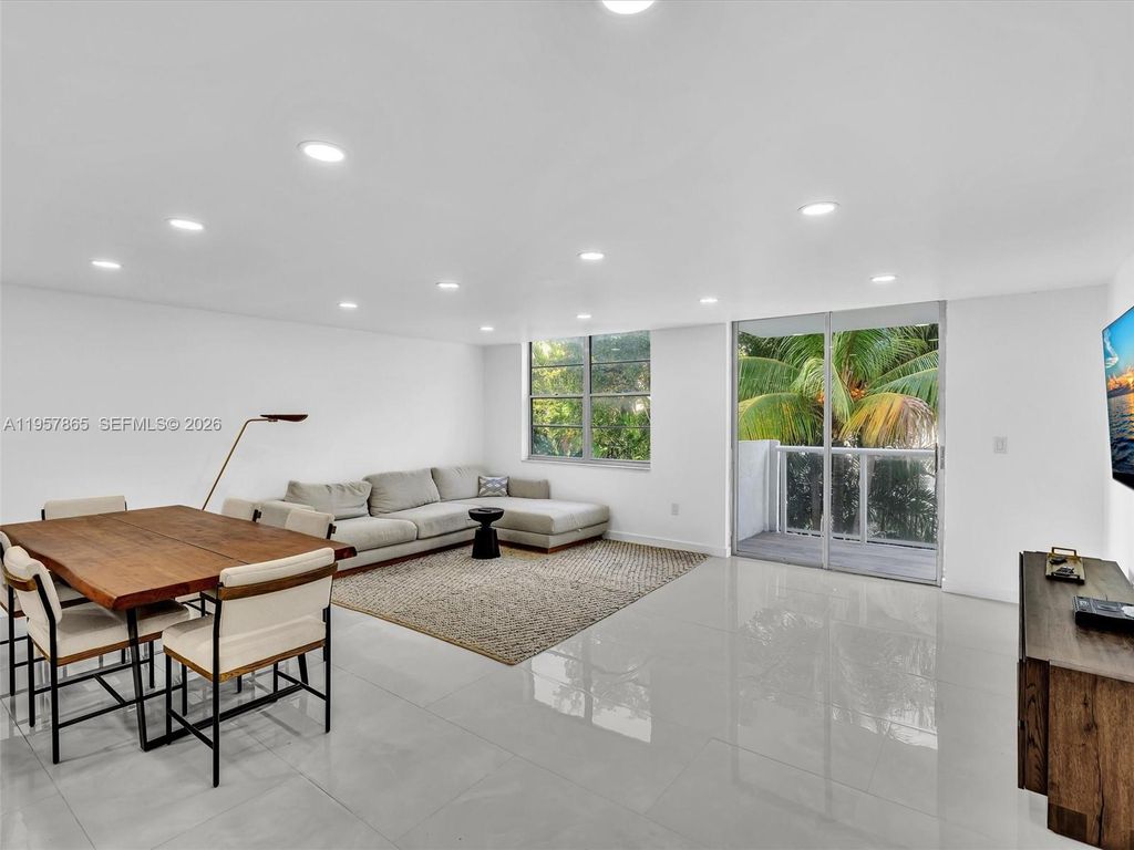 10000 W Bay Harbor Dr 201, Bay Harbor Islands, FL 33154