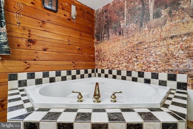 1093 GOSHEN MILL RD, Peach Bottom, PA 17563
