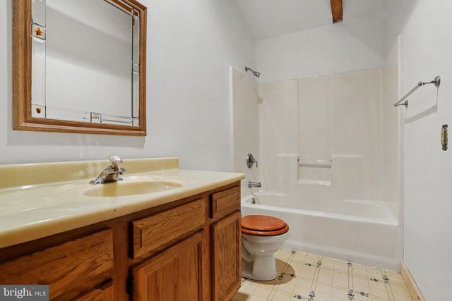 1093 GOSHEN MILL RD, Peach Bottom, PA 17563