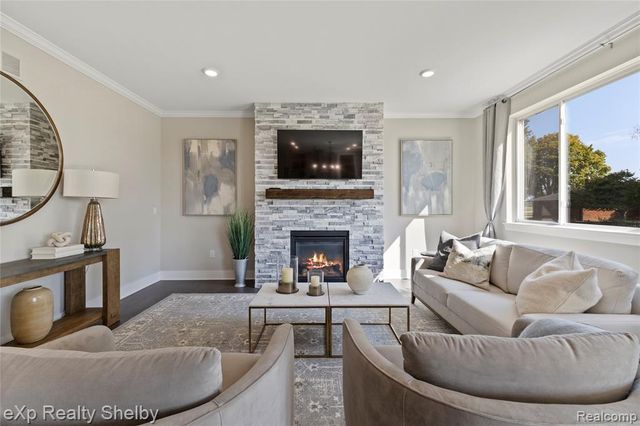 52041 Wellington Valley Drive, Macomb, MI 48042