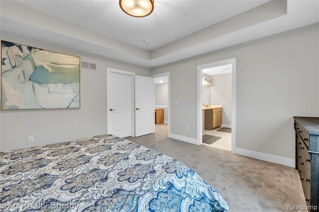 52041 Wellington Valley Drive, Macomb, MI 48042