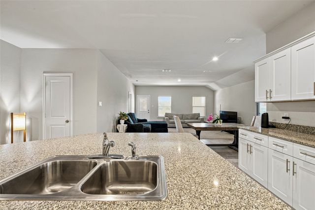 320 Sculptors Crossing, Springtown, TX 76082