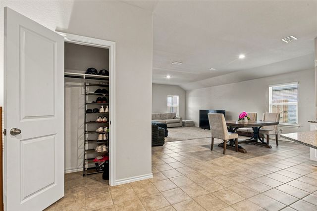 320 Sculptors Crossing, Springtown, TX 76082