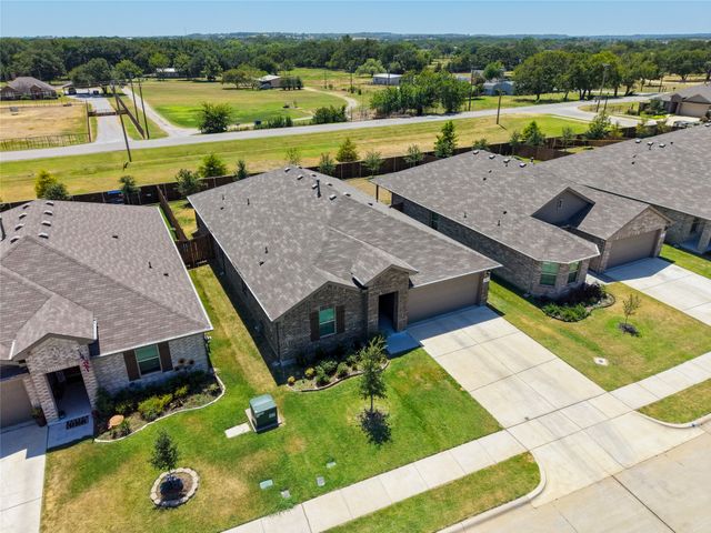 320 Sculptors Crossing, Springtown, TX 76082