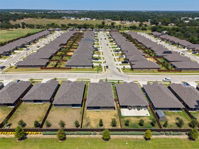 320 Sculptors Crossing, Springtown, TX 76082