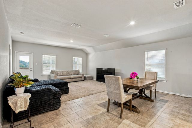 320 Sculptors Crossing, Springtown, TX 76082