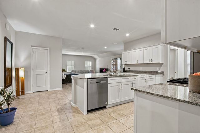 320 Sculptors Crossing, Springtown, TX 76082