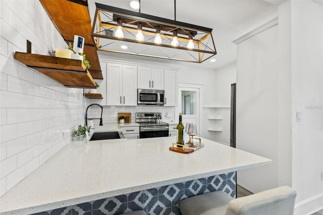 303 W CURTIS STREET, Tampa, FL 33603