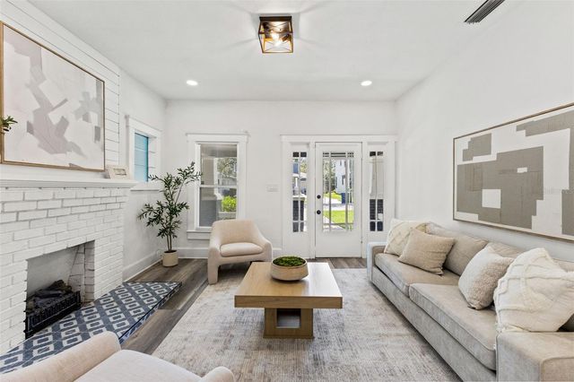 303 W CURTIS STREET, Tampa, FL 33603
