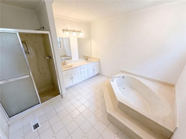 3962 Spalding Hollow, Peachtree Corners, GA 30092