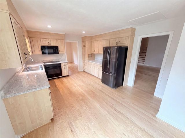 3962 Spalding Hollow, Peachtree Corners, GA 30092