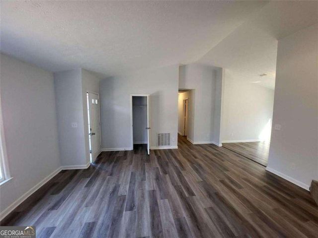 915 Fox Valley Court, Stone Mountain, GA 30088