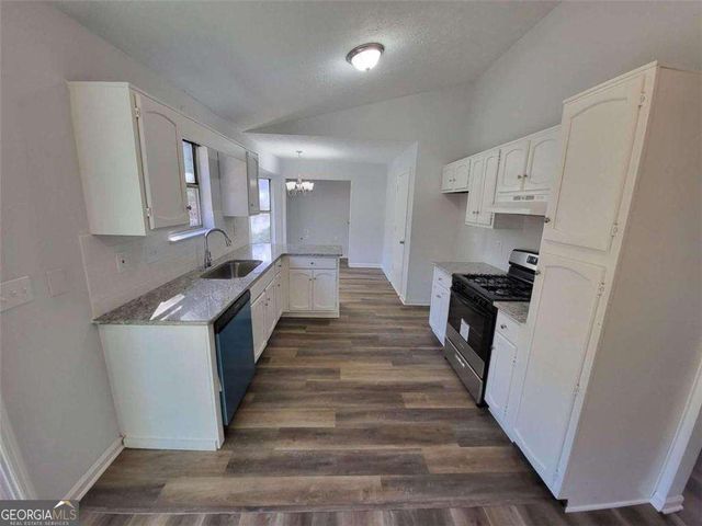 915 Fox Valley Court, Stone Mountain, GA 30088