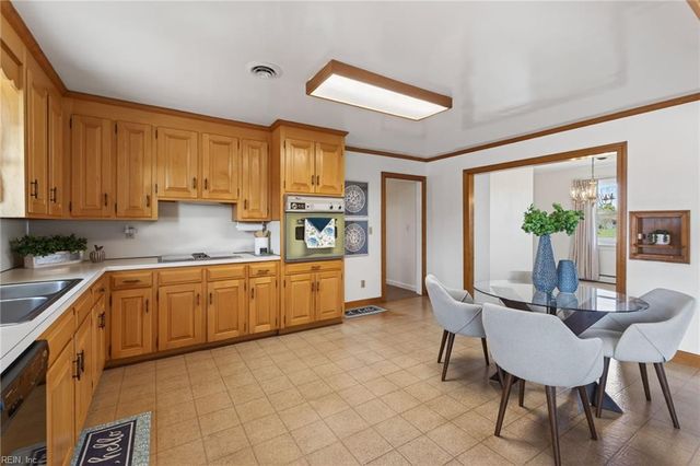 16290 Trump Town RD, Windsor, VA 23487