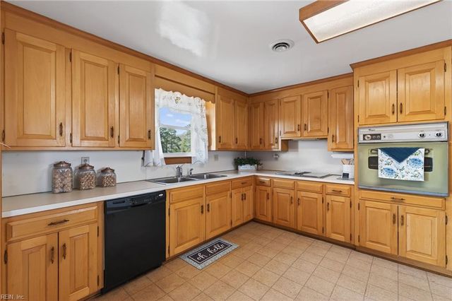 16290 Trump Town RD, Windsor, VA 23487