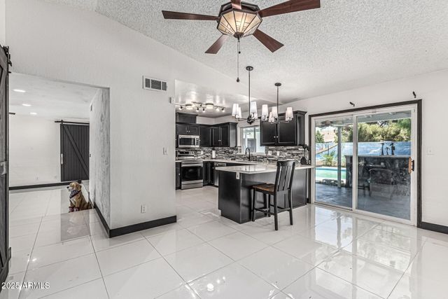 4020 W ANDERSON Drive, Glendale, AZ 85308