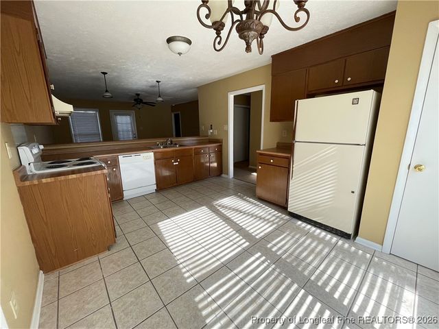 5736 Waters Edge Drive, Fayetteville, NC 28314