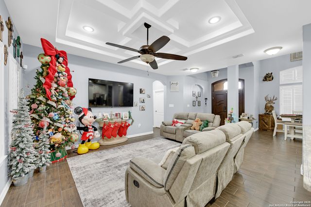 107 Nazareth St, Rio Grande City, TX 78582