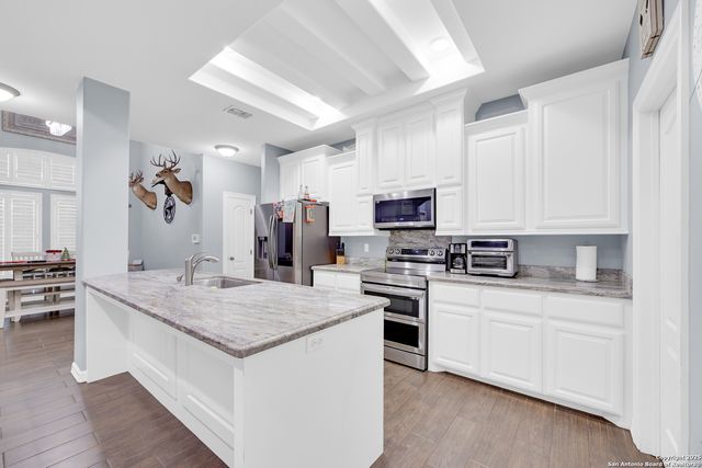 107 Nazareth St, Rio Grande City, TX 78582