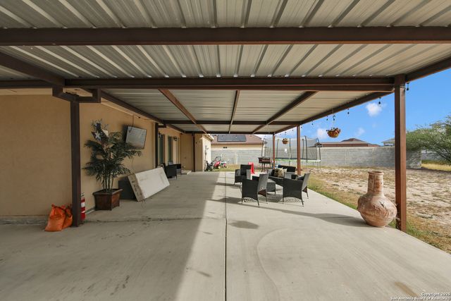 107 Nazareth St, Rio Grande City, TX 78582