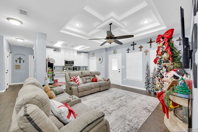 107 Nazareth St, Rio Grande City, TX 78582