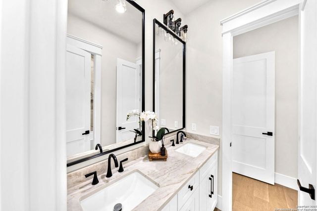 1583 Palomino Springs, Bandera, TX 78003