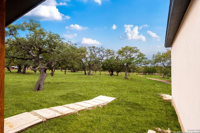 1583 Palomino Springs, Bandera, TX 78003