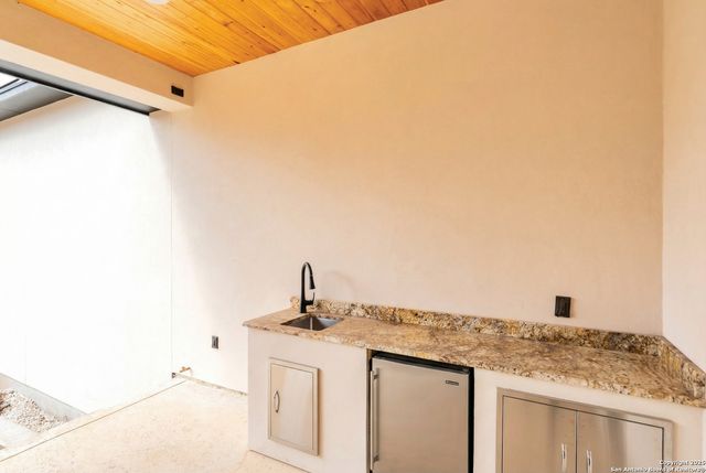 1583 Palomino Springs, Bandera, TX 78003