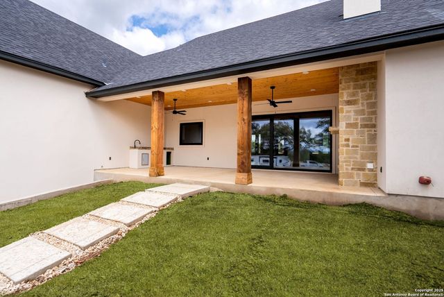 1583 Palomino Springs, Bandera, TX 78003